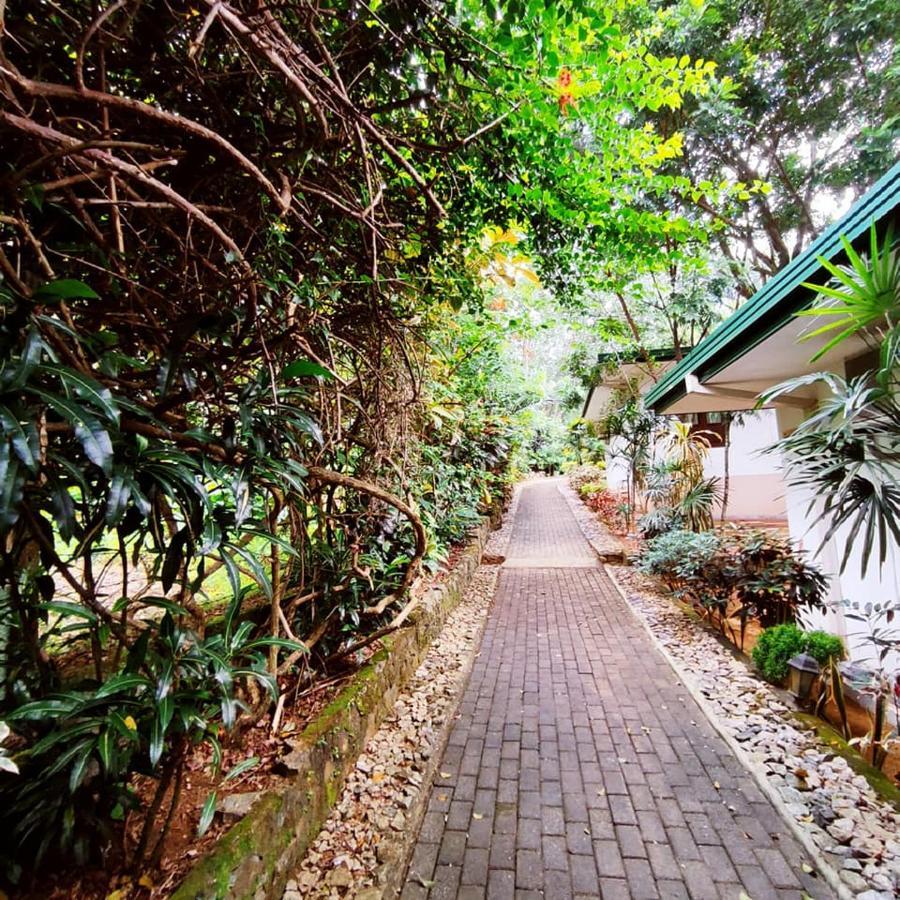 Seethawaka Regency Avissawella Esterno foto