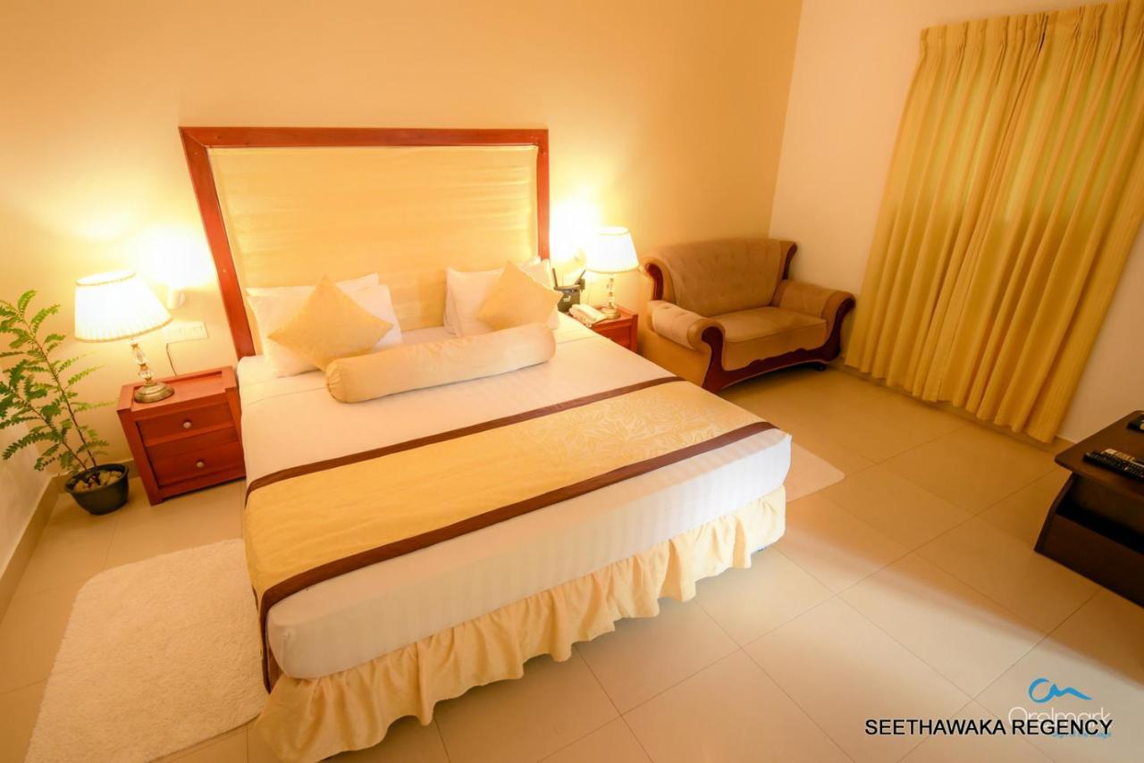 Seethawaka Regency Avissawella Esterno foto